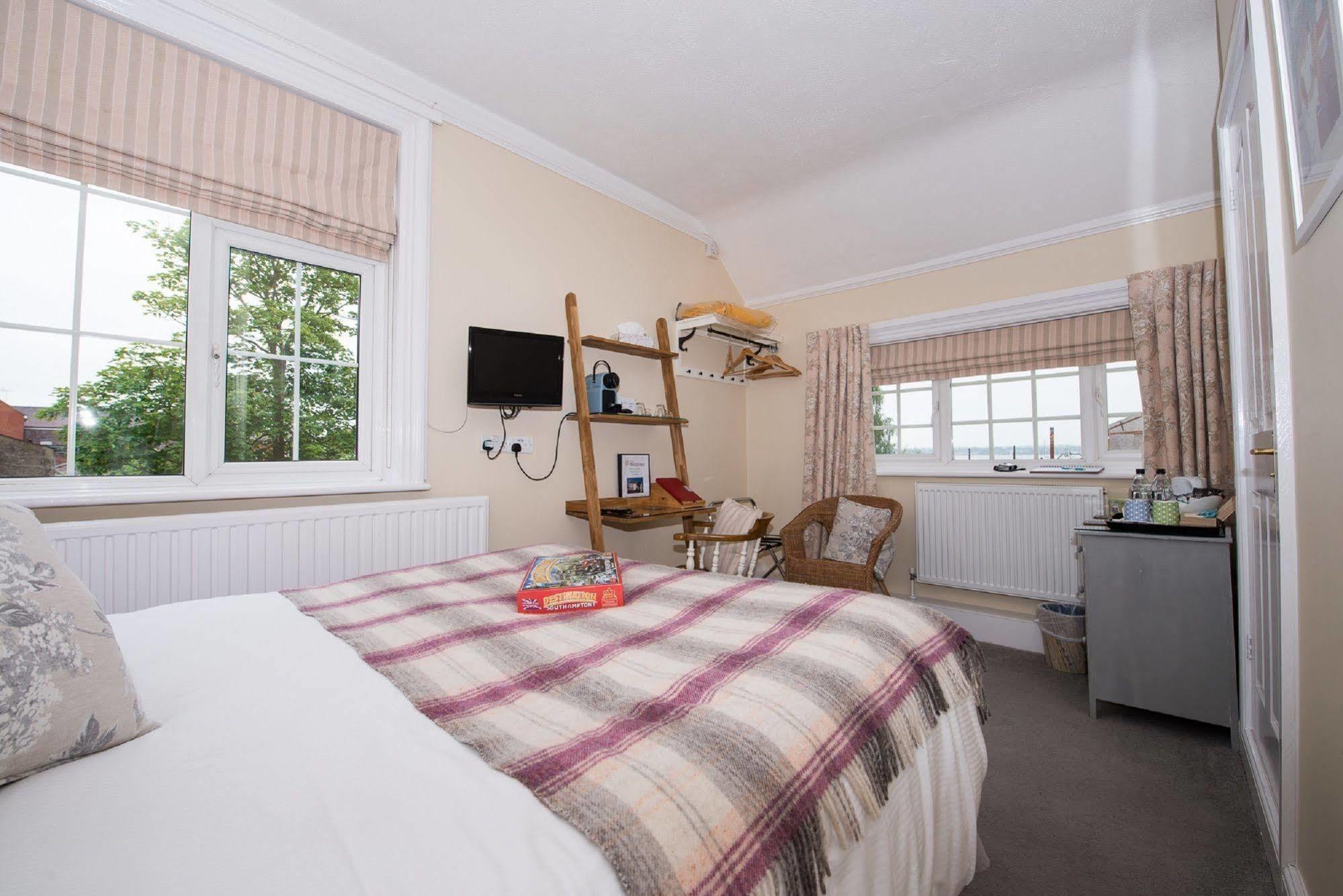 The Maples Bed & Breakfast Хайт Екстериор снимка